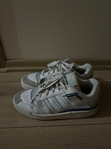 37,5 Beden Adidas forum low spor ayakkabı
