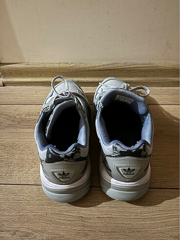 38 Beden gri Renk Adidas falcon spor ayakkabı