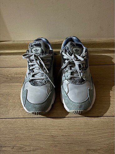38 Beden Adidas falcon spor ayakkabı