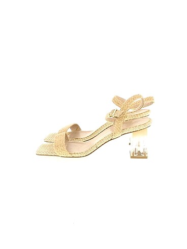 LC Waikiki Sandalet %70 İndirimli.