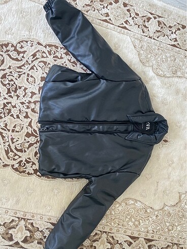 Zara Mont