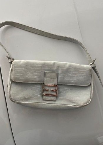 Fendi Minimalist Krem Capraz Canta