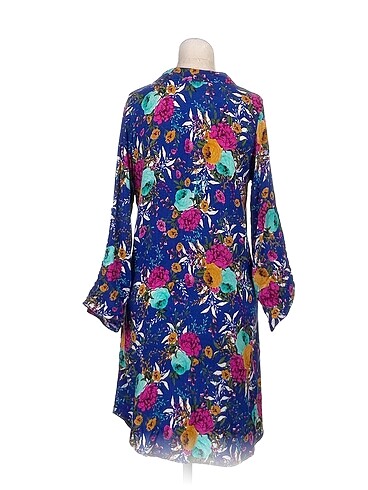 s Beden PreLoved Kısa Elbise %70 İndirimli.