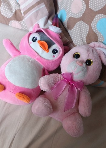 Pembe Peluş Oyuncaklar - Penguen ve Tavşan