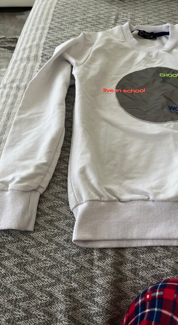 Beyaz çoçuk swet - Görsel 3