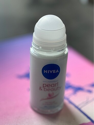 Beden Nivea Pearl & Beauty 50 ml Roll-on