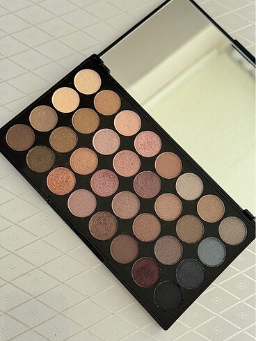 Revolution ULTRA Professional Eyeshadow Beyond Flawless