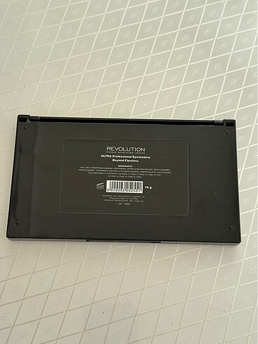Beden Renk Revolution ULTRA Professional Eyeshadow Beyond Flawless