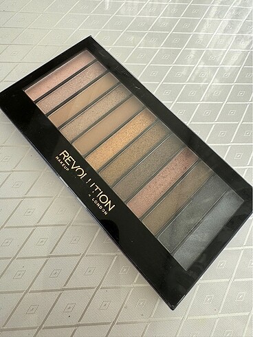 Beden Revolution Redemption Palette Iconic 1