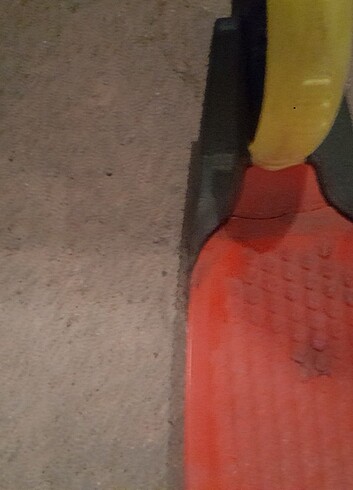 2 adet sikitor 5 yasa gore birinin tekeri cikti takilacak tekeri - Görsel 2