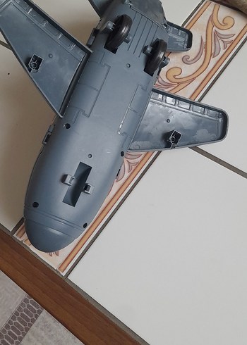Beden Koyu Gri Aksiyon Figürü Uçak