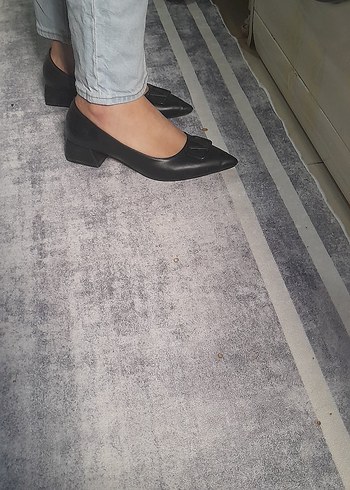 Gerry Weber Siyah Deri Tokalı Stiletto Kadın Ayakkabı 40