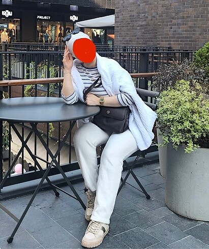 Beyaz örme hırka