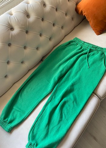 Kadın Parlak Yeşil Rahat Kesim Eşofman Altı - Görsel 2