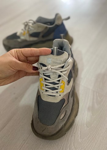 Gri Spor Tarzı Kadın Sneakers - Görsel 2