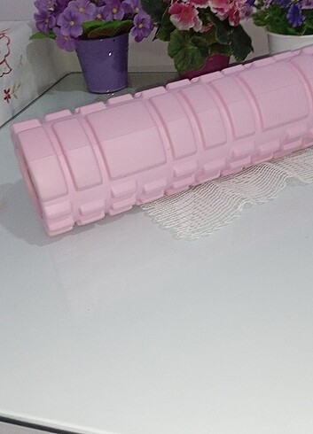 Pembe yoga tekerleği