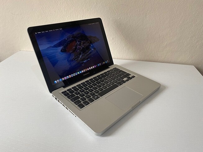  Beden Macbook Pro 2011 İ5 +128 SSD 6 GB+4 Saat Pil
