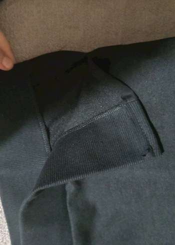 Siyah Pamuklu Kadın Tişört Kırmızı Kalp Detay - Görsel 3