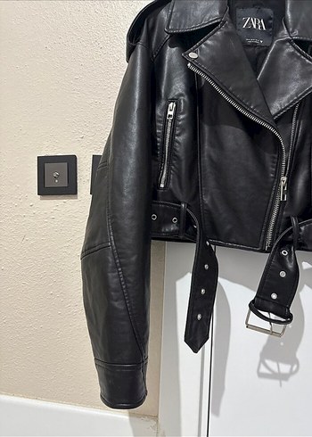 Zara Kemerli Siyah Deri Biker Ceket