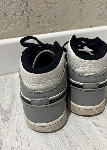 Nike Gri Kadın Bağcıklı Spor Ayakkabı