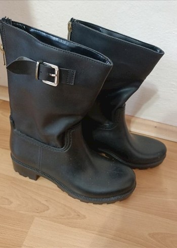 39 Beden Siyah Kadın Lastik Botlar Tokalı Topuklu