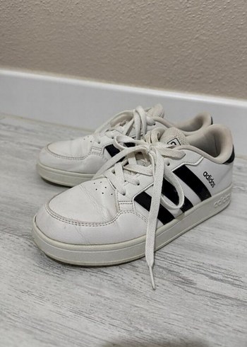 38 Beden Beyaz Adidas Spor Ayakkabı Kadın