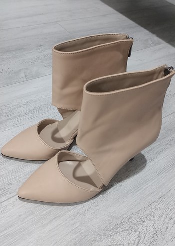 Bej Deri Stiletto Topuklu Kadın Ayakkabı
