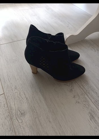 Siyah Süet Stiletto Topuklu Kadın Bot
