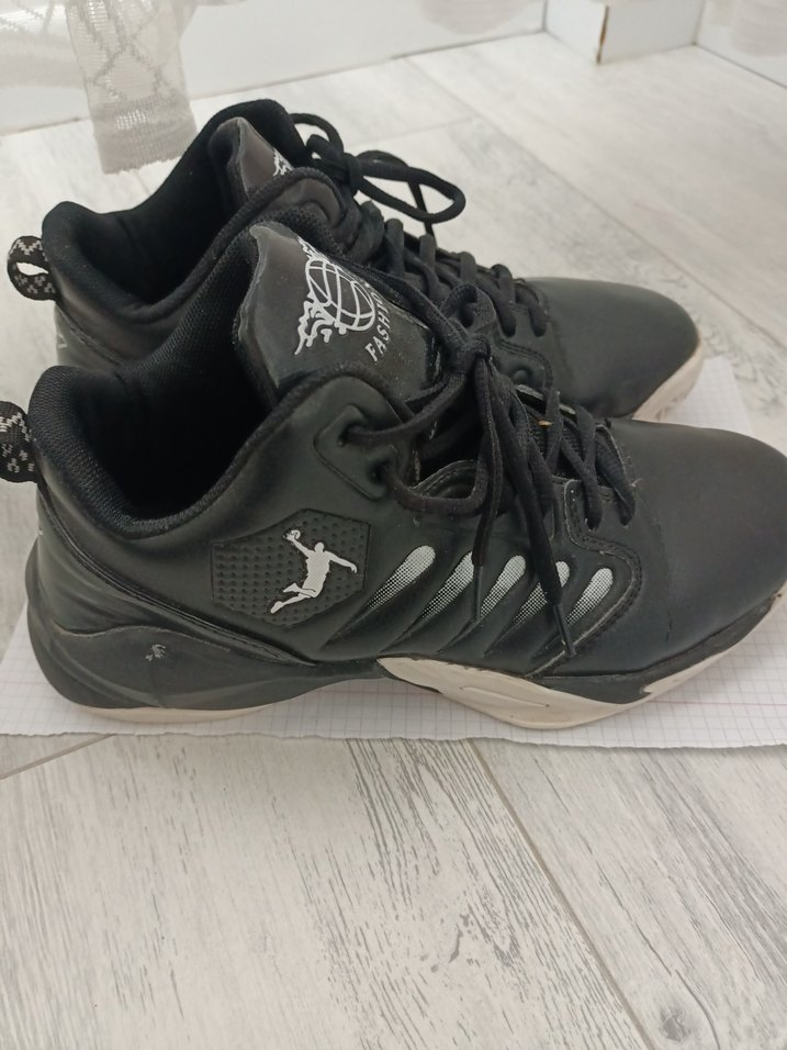 Siyah Baskılı Bağcıklı Basketbol Ayakkabısı - Görsel 2