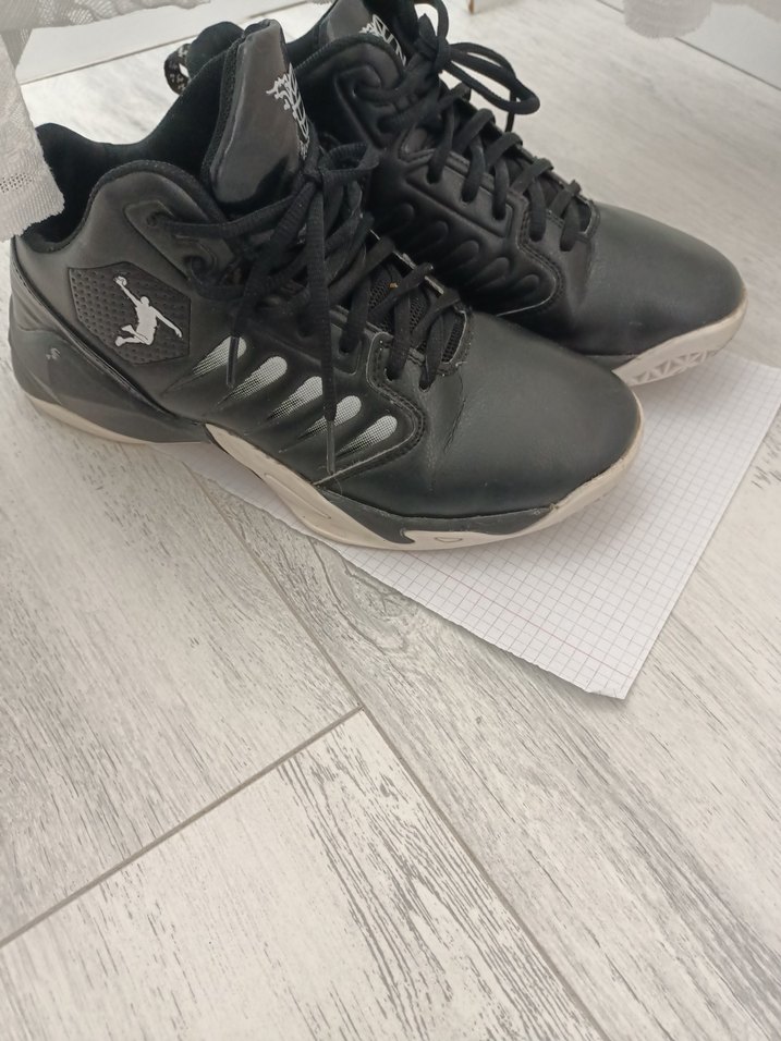 Siyah Baskılı Bağcıklı Basketbol Ayakkabısı - Görsel 3