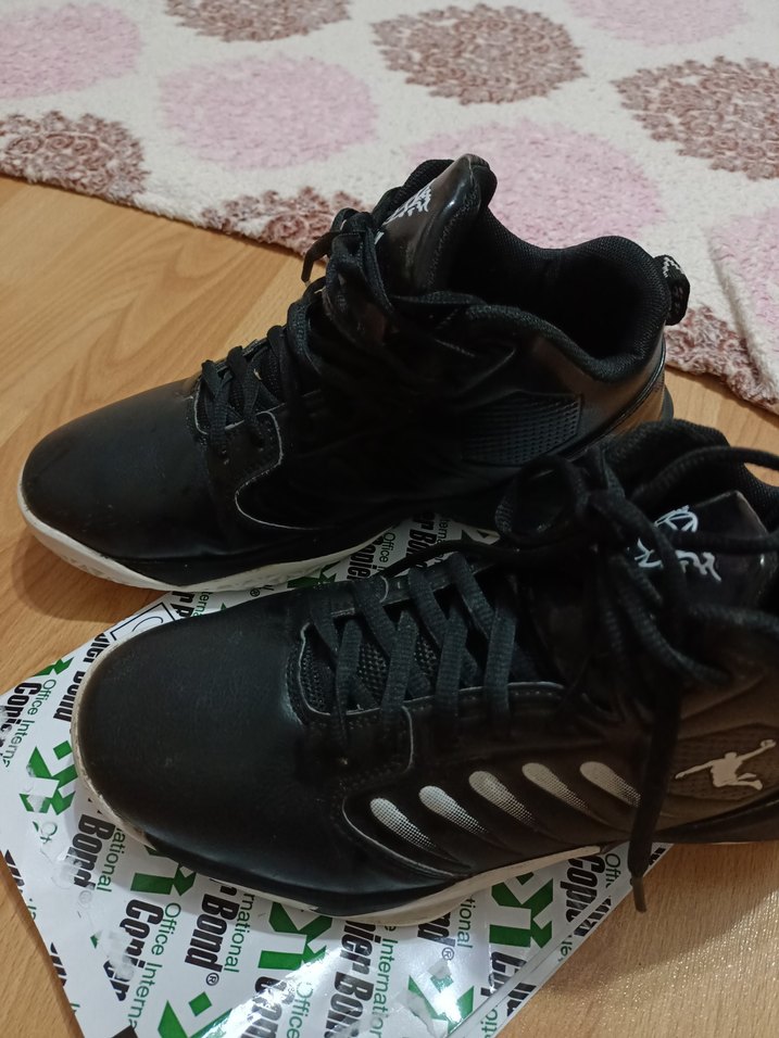 Siyah Baskılı Bağcıklı Basketbol Ayakkabısı - Görsel 3