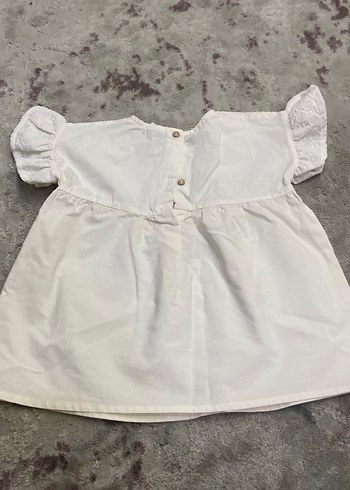 Kız Çocuk Beyaz Nakışlı Fırfırlı gömlek - Görsel 4