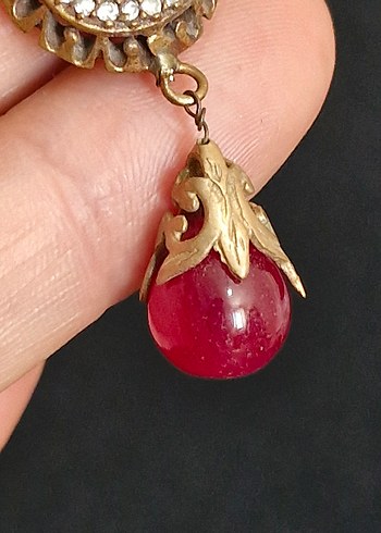 Beden Süzme damla yakut taşlı vintage kolye