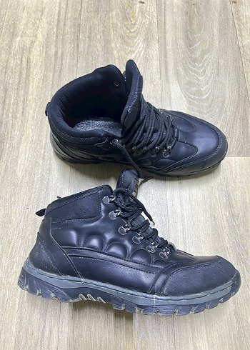 Lc Waikiki bot - Görsel 3