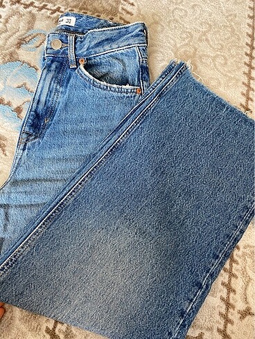 Pullu and bear jean