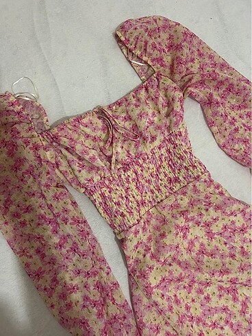 pembe çiçekli elbise sundress