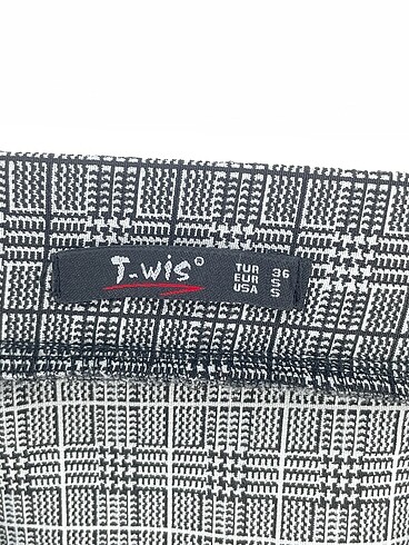 36 Beden çeşitli Renk Twist Mini Şort %70 İndirimli.