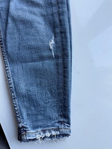Zara yırtık jeans - Görsel 3
