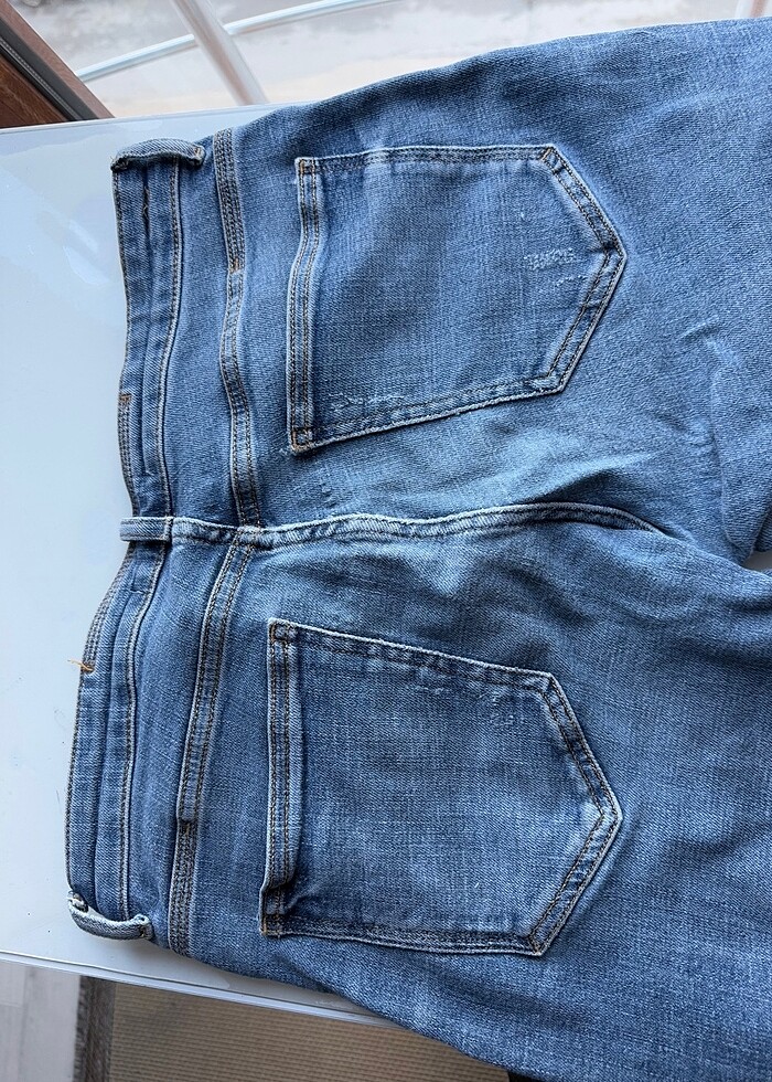 Zara yırtık jeans - Görsel 5