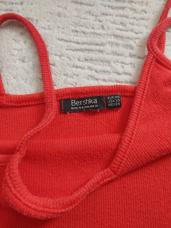 Kırmızı V Yaka İnce Askılı Kadın Atlet - Görsel 2