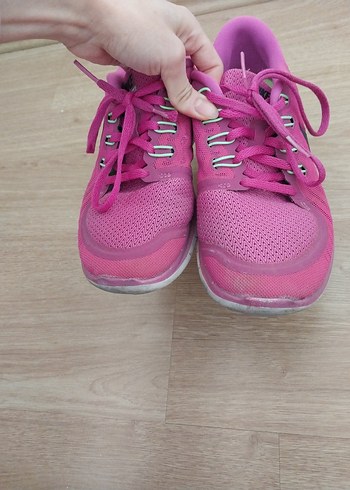 Pembe Bağcıklı Kadın Spor Ayakkabısı - Görsel 4