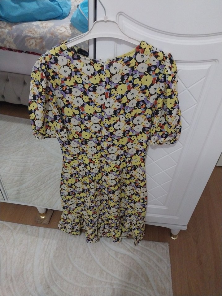 Çiçek Desenli Kısa Kollu Mini Elbise - Görsel 2