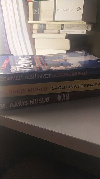 Beden M. Barış Muslu- O An, Sağlığına Format At, Gecikmeli Teslimiyet