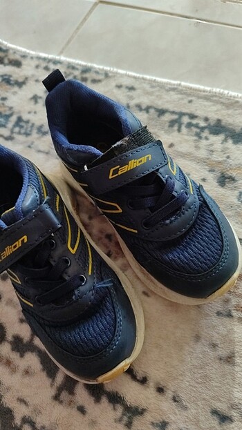 Az kullanılmıştır çocuk spor ayakkabı