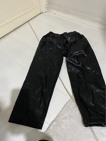 Siyah deri pantolon - Görsel 2