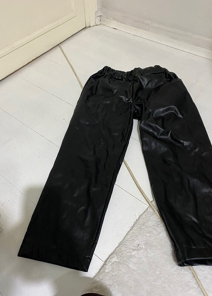 Siyah deri pantolon - Görsel 2