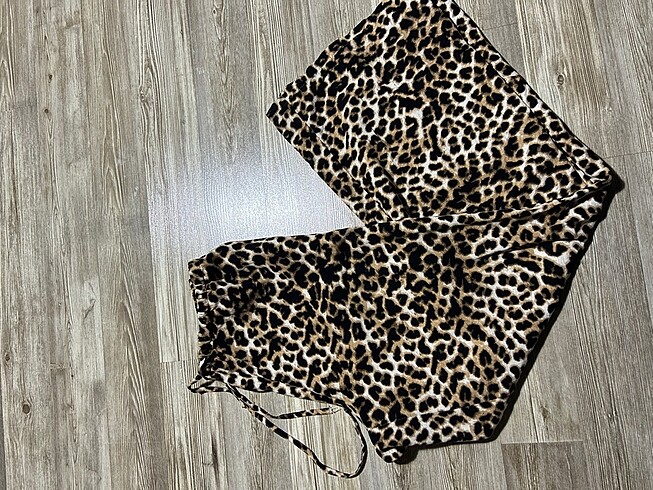 s Beden Stradivarius Leopar Alt