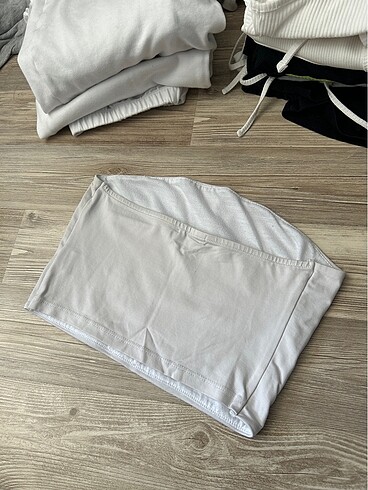 s Beden Stradivarius Beyaz Straplez Crop