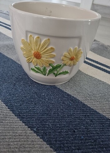 Çiçekli saksı