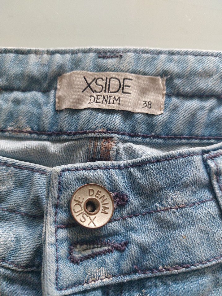 Düğmeli Mavi Batik Desenli Mini Denim Şort - Görsel 3